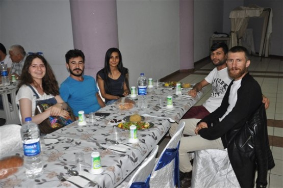 CHP Uşak Teşkilatı mahalle ve köy muhtarları ile iftarda buluştu