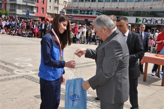 Uşak’ta 23 Nisan Ulusal Egemenlik ve Çocuk Bayramı Coşkuyla Kutlandı!