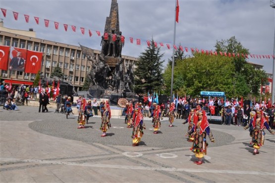 Uşak’ta 23 Nisan Ulusal Egemenlik ve Çocuk Bayramı Coşkuyla Kutlandı!