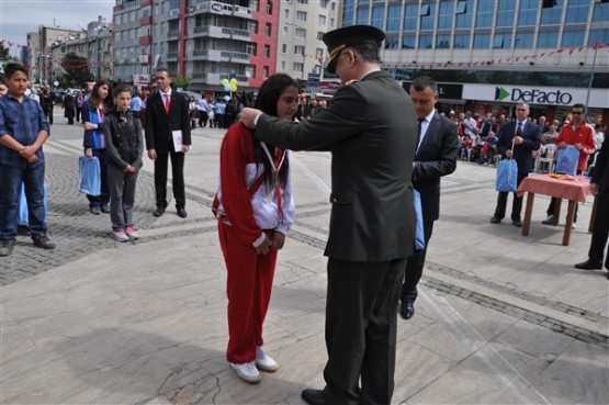 Uşak’ta 23 Nisan Ulusal Egemenlik ve Çocuk Bayramı Coşkuyla Kutlandı!