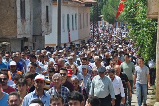 Uşak şehidini ebediyete uğurladı