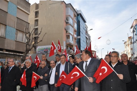 Uşak'ta Çanakkale Şehitleri Böyle Hep Birlikte Omuz Omuza Anıldı