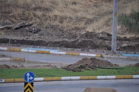 Belediye Başkanı gülücükler saçadursun; şehir resmen dökülüyor!