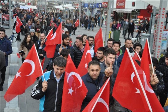 Uşak'ta Çanakkale Şehitleri Böyle Hep Birlikte Omuz Omuza Anıldı