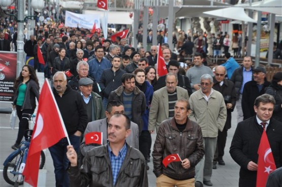 Uşak'ta Çanakkale Şehitleri Böyle Hep Birlikte Omuz Omuza Anıldı