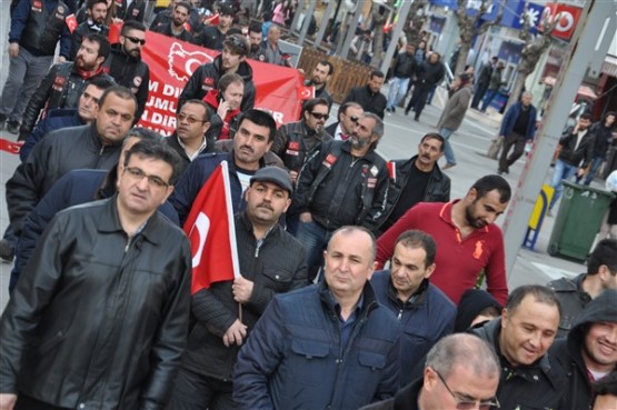 Uşak'ta Çanakkale Şehitleri Böyle Hep Birlikte Omuz Omuza Anıldı