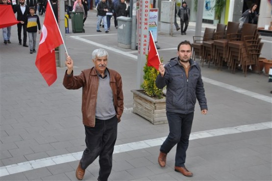 Uşak'ta Çanakkale Şehitleri Böyle Hep Birlikte Omuz Omuza Anıldı