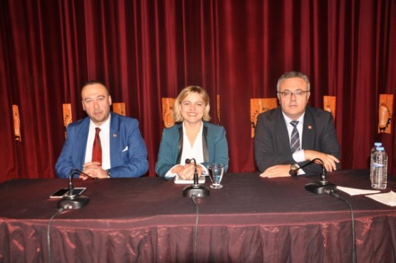 CHP Genel Başkan Yardımcısı Böke, Uşak'taki panelde iktidara yüklendi!