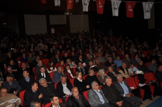 CHP Genel Başkan Yardımcısı Böke, Uşak'taki panelde iktidara yüklendi!