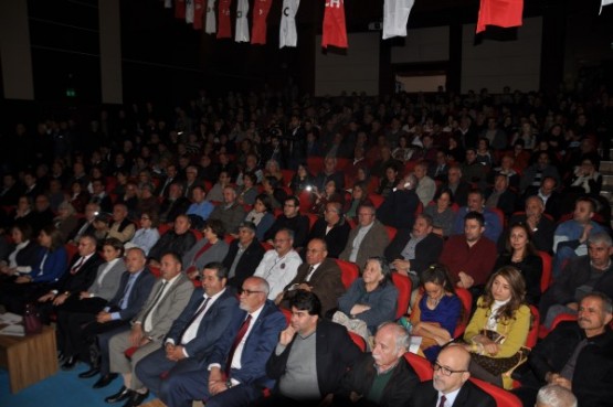 CHP Genel Başkan Yardımcısı Böke, Uşak'taki panelde iktidara yüklendi!