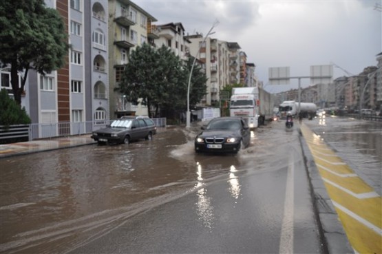 Ödüllü şehir Uşak'ın yağmurdan sonra ortaya çıkan görüntüleri!