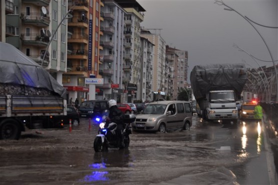 Ödüllü şehir Uşak'ın yağmurdan sonra ortaya çıkan görüntüleri!