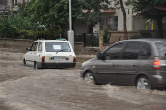 Ödüllü şehir Uşak'ın yağmurdan sonra ortaya çıkan görüntüleri!