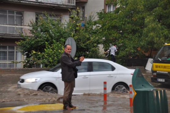 Ödüllü şehir Uşak'ın yağmurdan sonra ortaya çıkan görüntüleri!