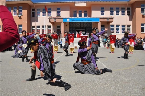 23 Nisan, Emine Niyazi Deveci İlkokulu'nda Coşku İle Kutlandı!