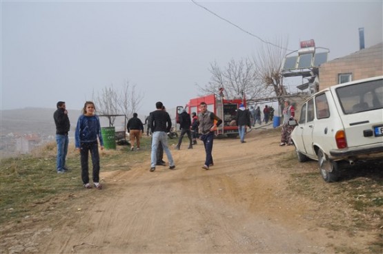 Elektrik Kontağından Çıkan Yangında Bir Ev Kullanılamaz Hale Geldi!