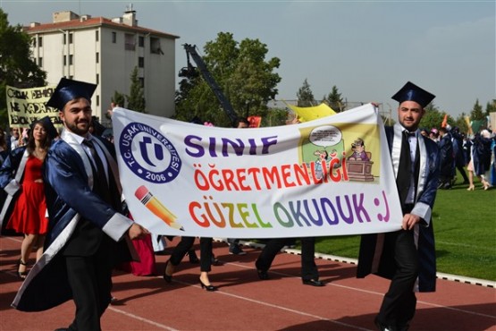 Uşak Üniversitesi 2016 Mezuniyet Kep Atma Töreni