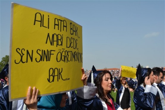 Uşak Üniversitesi 2016 Mezuniyet Kep Atma Töreni