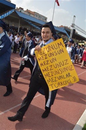 Uşak Üniversitesi 2016 Mezuniyet Kep Atma Töreni