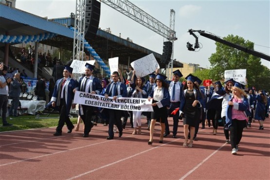 Uşak Üniversitesi 2016 Mezuniyet Kep Atma Töreni