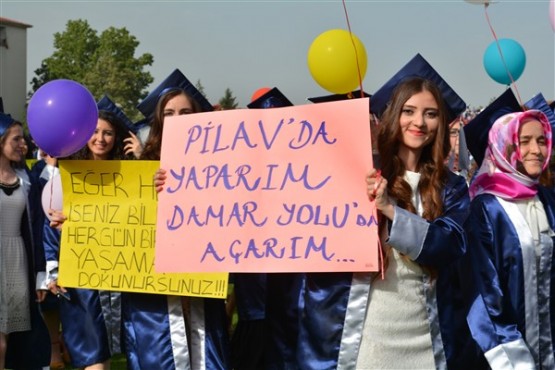 Uşak Üniversitesi 2016 Mezuniyet Kep Atma Töreni