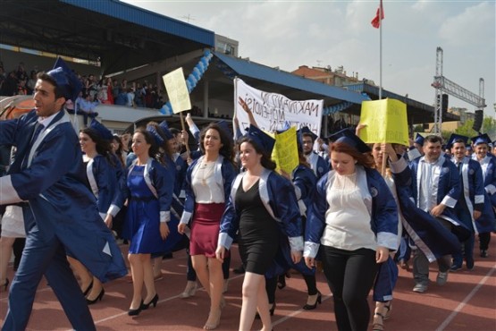 Uşak Üniversitesi 2016 Mezuniyet Kep Atma Töreni