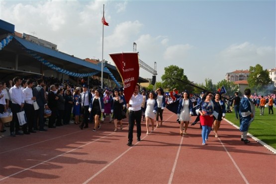 Uşak Üniversitesi 2016 Mezuniyet Kep Atma Töreni