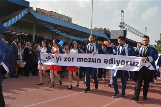 Uşak Üniversitesi 2016 Mezuniyet Kep Atma Töreni