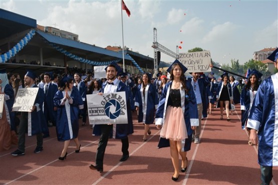 Uşak Üniversitesi 2016 Mezuniyet Kep Atma Töreni