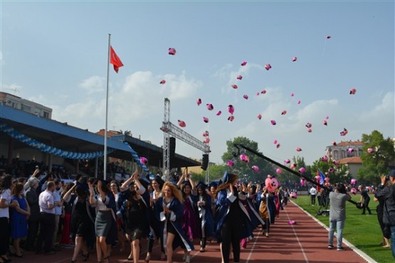 Uşak Üniversitesi 2016 Mezuniyet Kep Atma Töreni