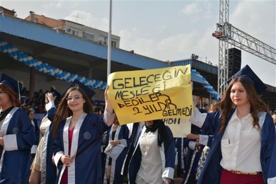 Uşak Üniversitesi 2016 Mezuniyet Kep Atma Töreni