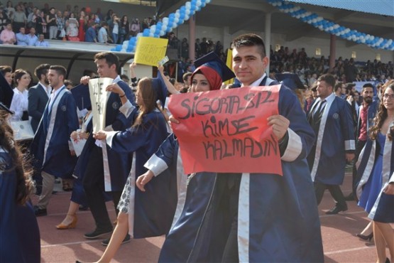 Uşak Üniversitesi 2016 Mezuniyet Kep Atma Töreni