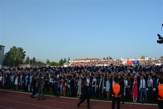 Uşak Üniversitesi 2016 Mezuniyet Kep Atma Töreni