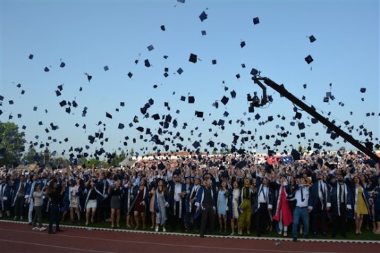 Uşak Üniversitesi 2016 Mezuniyet Kep Atma Töreni