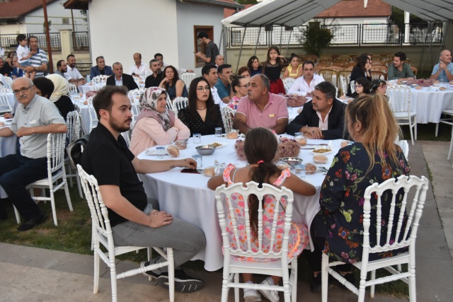 Uşak Ülkü Ocakları Başkanının oğlunun sünnet düğünü Kurultaya dönüştü.