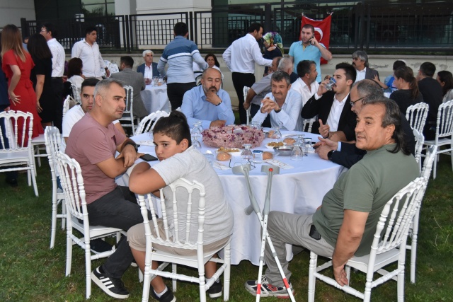 Uşak Ülkü Ocakları Başkanının oğlunun sünnet düğünü Kurultaya dönüştü.