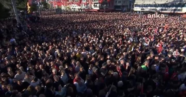 Atatürk'ün hedef gösterdiği çağdaş uygarlık seviyesine erişmek için bize oy verip önümüzü açın