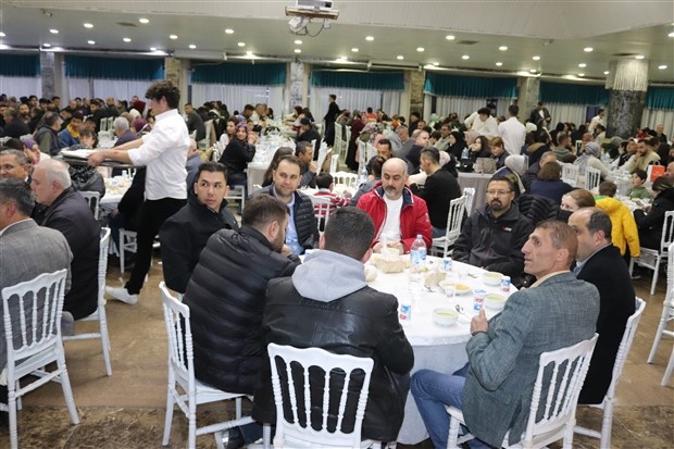 Uşak Elektrik Teknisyenleri Esnaf Odası Üyeleri İftar Yemeğinde Buluştu