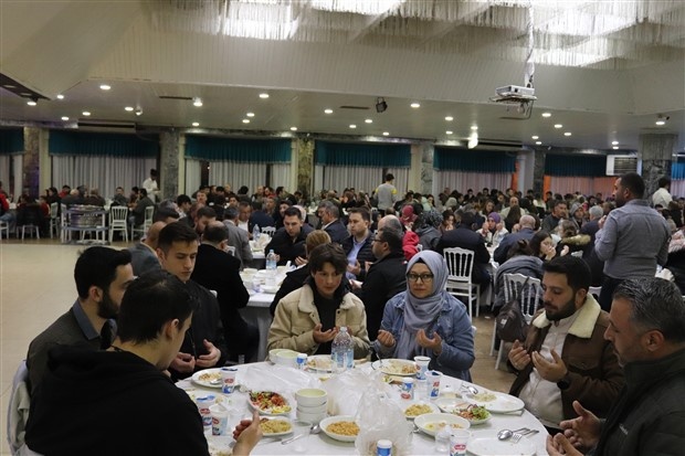 Uşak Elektrik Teknisyenleri Esnaf Odası Üyeleri İftar Yemeğinde Buluştu