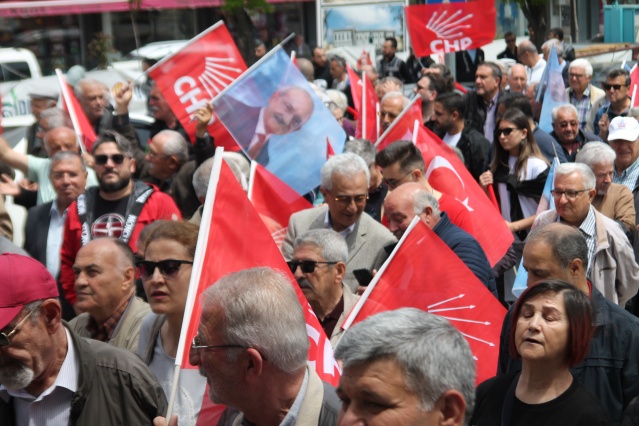 Uşak'ta siyasi partilerin düzenlediği yürüyüşleri sizler için görüntüledik!