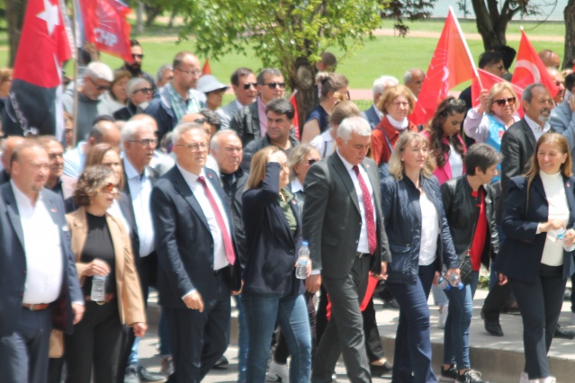 Uşak'ta siyasi partilerin düzenlediği yürüyüşleri sizler için görüntüledik!