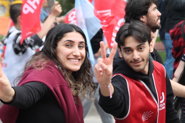 Uşak'ta siyasi partilerin düzenlediği yürüyüşleri sizler için görüntüledik!