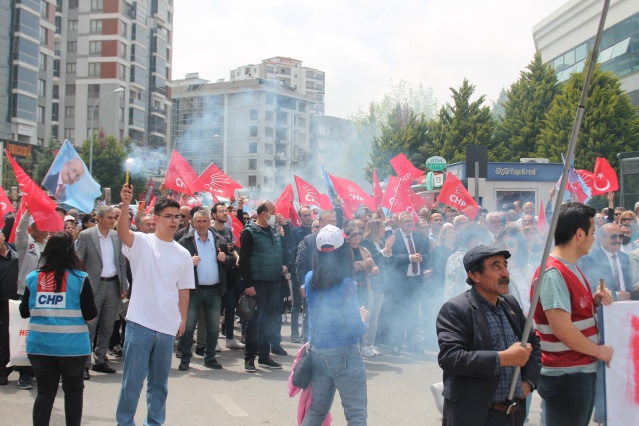 Uşak'ta siyasi partilerin düzenlediği yürüyüşleri sizler için görüntüledik!