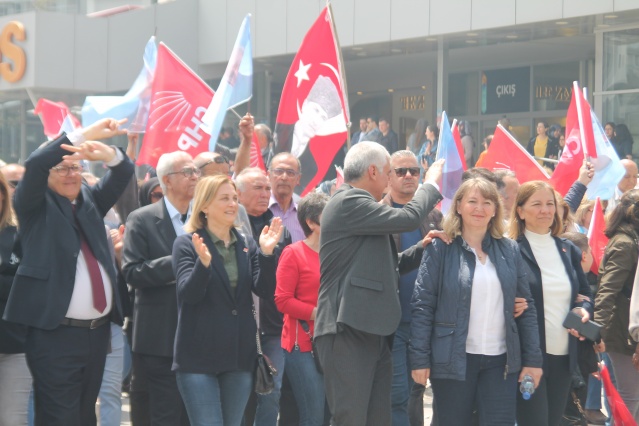 Uşak'ta siyasi partilerin düzenlediği yürüyüşleri sizler için görüntüledik!