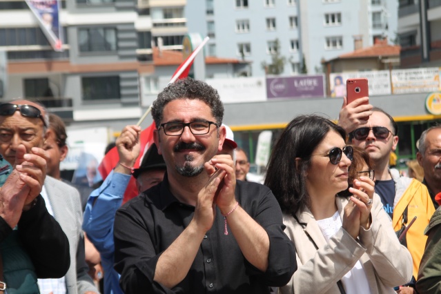 Uşak'ta siyasi partilerin düzenlediği yürüyüşleri sizler için görüntüledik!