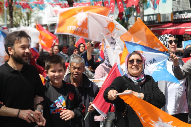 Uşak'ta siyasi partilerin düzenlediği yürüyüşleri sizler için görüntüledik!