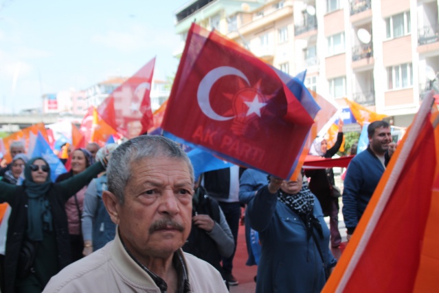 Uşak'ta siyasi partilerin düzenlediği yürüyüşleri sizler için görüntüledik!