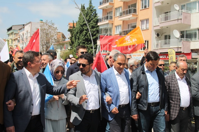 Uşak'ta siyasi partilerin düzenlediği yürüyüşleri sizler için görüntüledik!