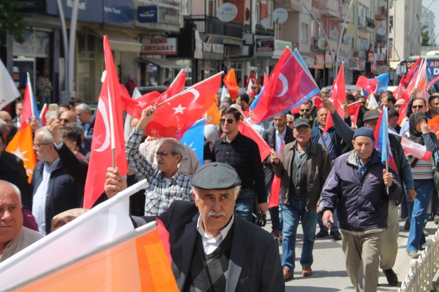 Uşak'ta siyasi partilerin düzenlediği yürüyüşleri sizler için görüntüledik!