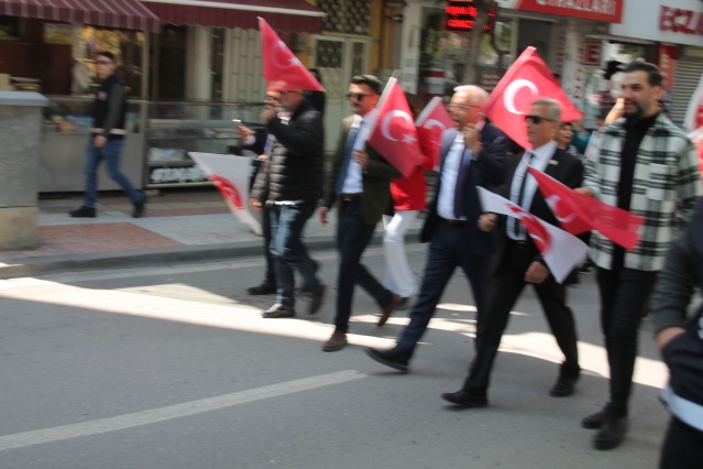 Uşak'ta siyasi partilerin düzenlediği yürüyüşleri sizler için görüntüledik!